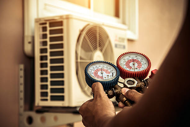 Professional Hvac technician working in Goldsboro, NC